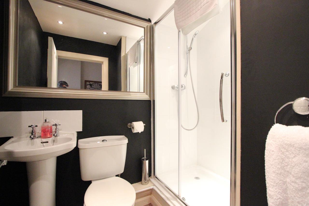 Haymarket Apartment Edinburgh Room photo