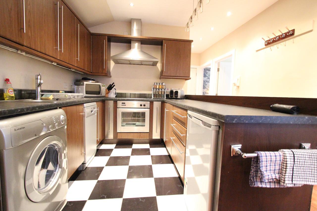 Haymarket Apartment Edinburgh Room photo